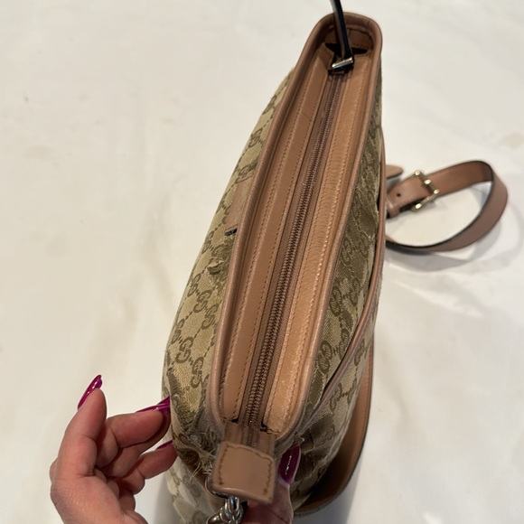 Authentic Gucci crossbody bag - Picture 8 of 16
